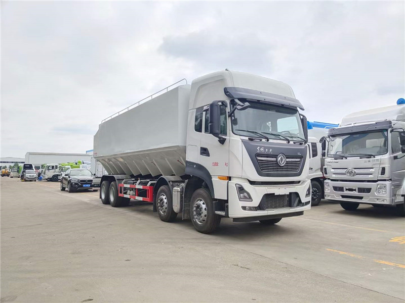 44方國六東風(fēng)天龍飼料車