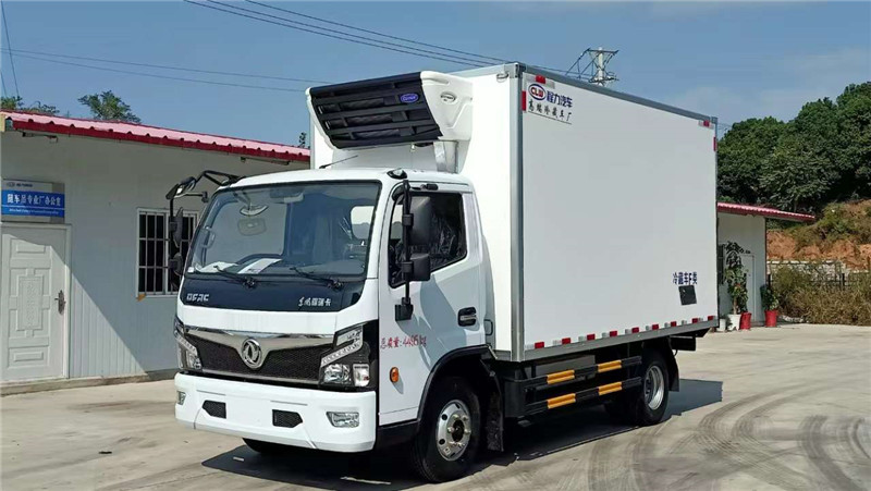 東風(fēng)福瑞卡混動(dòng)新能源4.2米綠牌冷藏車(chē)