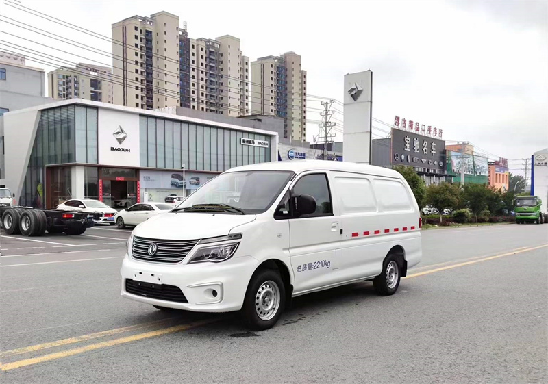 東風(fēng)風(fēng)行菱智V3面包冷藏車(chē)