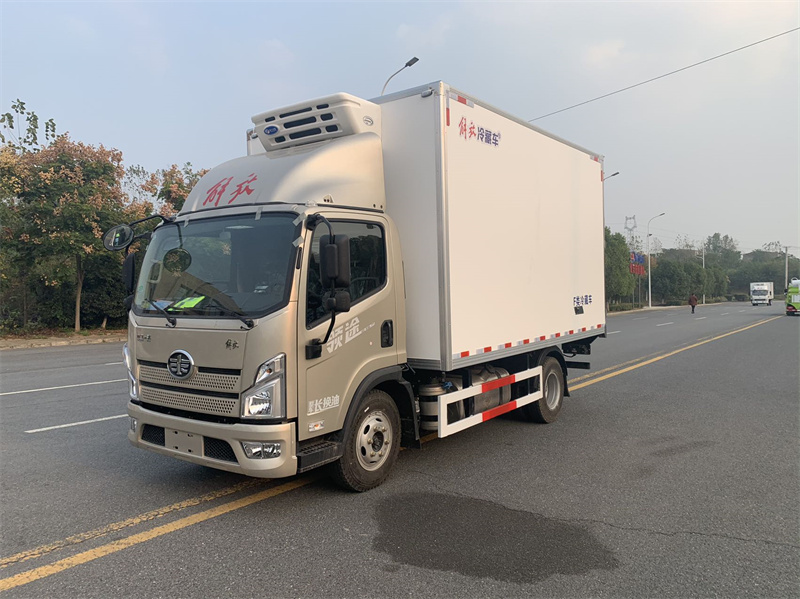 程力解放藍(lán)牌冷藏物流車(chē)